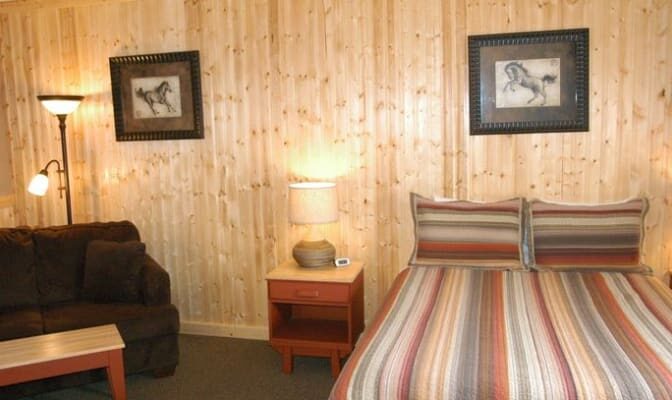 Accommodations, Red Lodge Inn